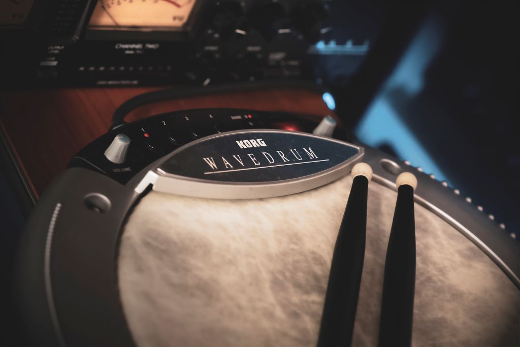 loopIn sound design projects percussion kit, hyper-sampled audio.